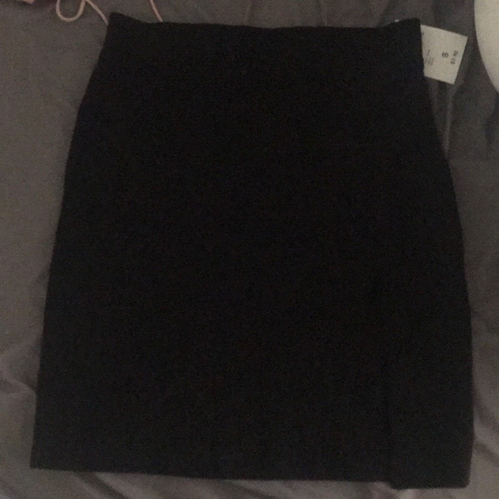 Black skirt with slit